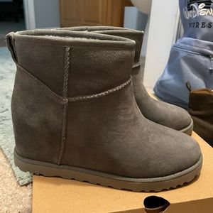 UGG Classic Femme Mini Size 9. Gray. Wedge heel. Worn once.